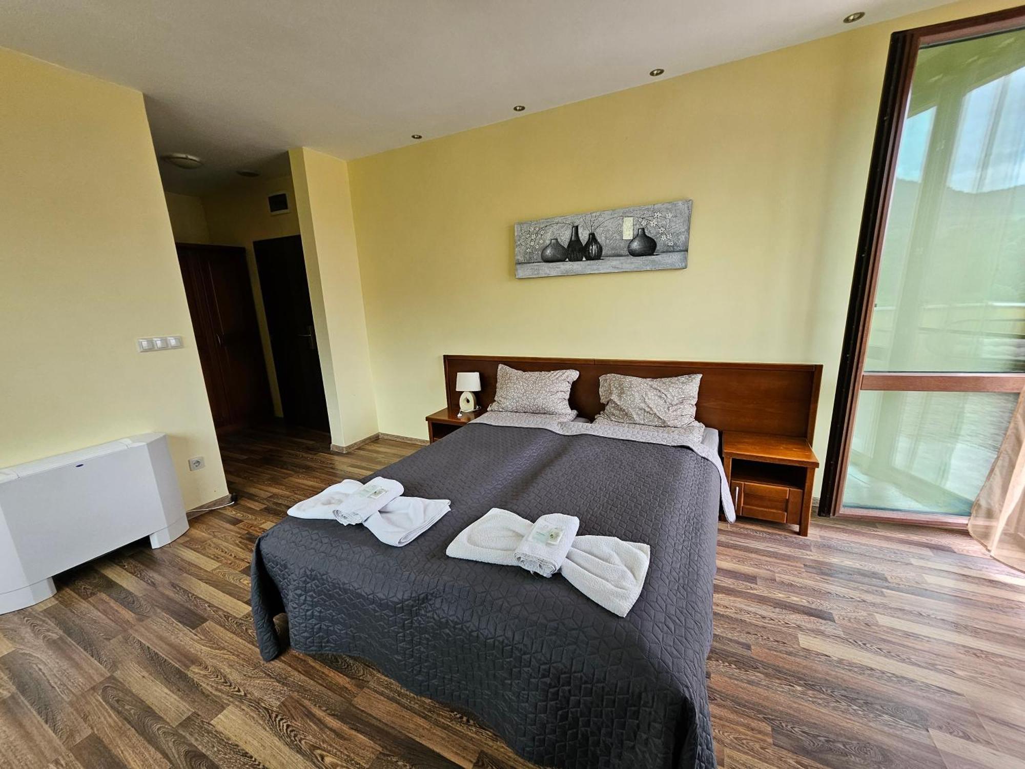 Family Hotel Komhotel 베르코비차 외부 사진