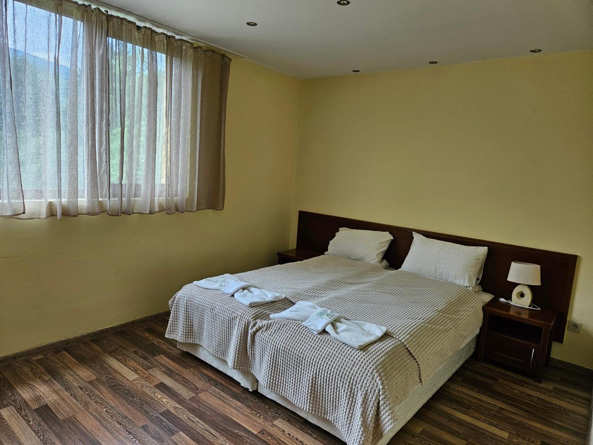 Family Hotel Komhotel 베르코비차 외부 사진