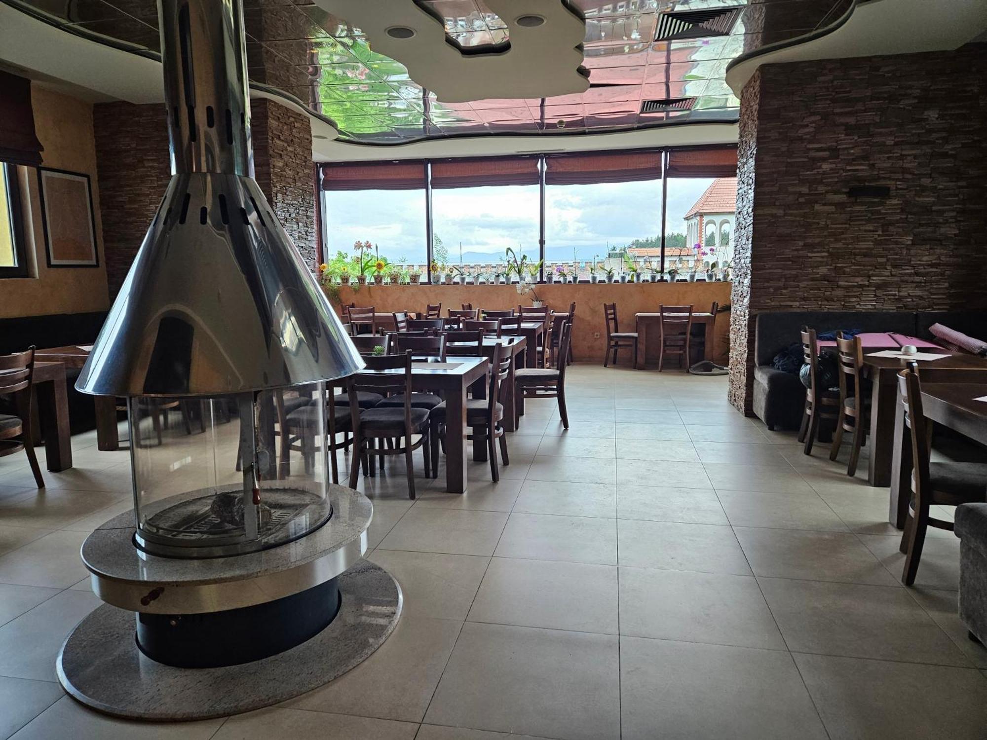 Family Hotel Komhotel 베르코비차 외부 사진
